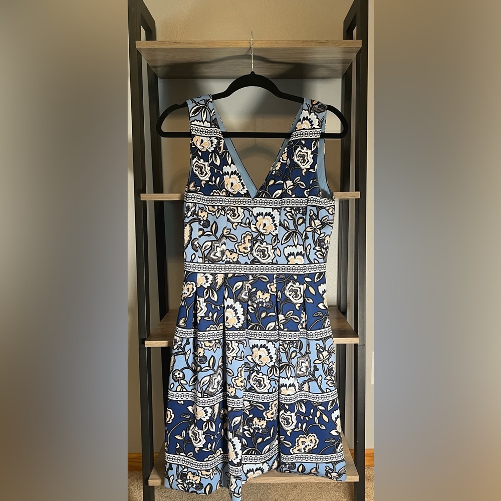 Vince Camuto floral dress SZ 8